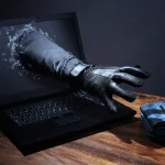 Ilustrasi hacker tengah mengintai.