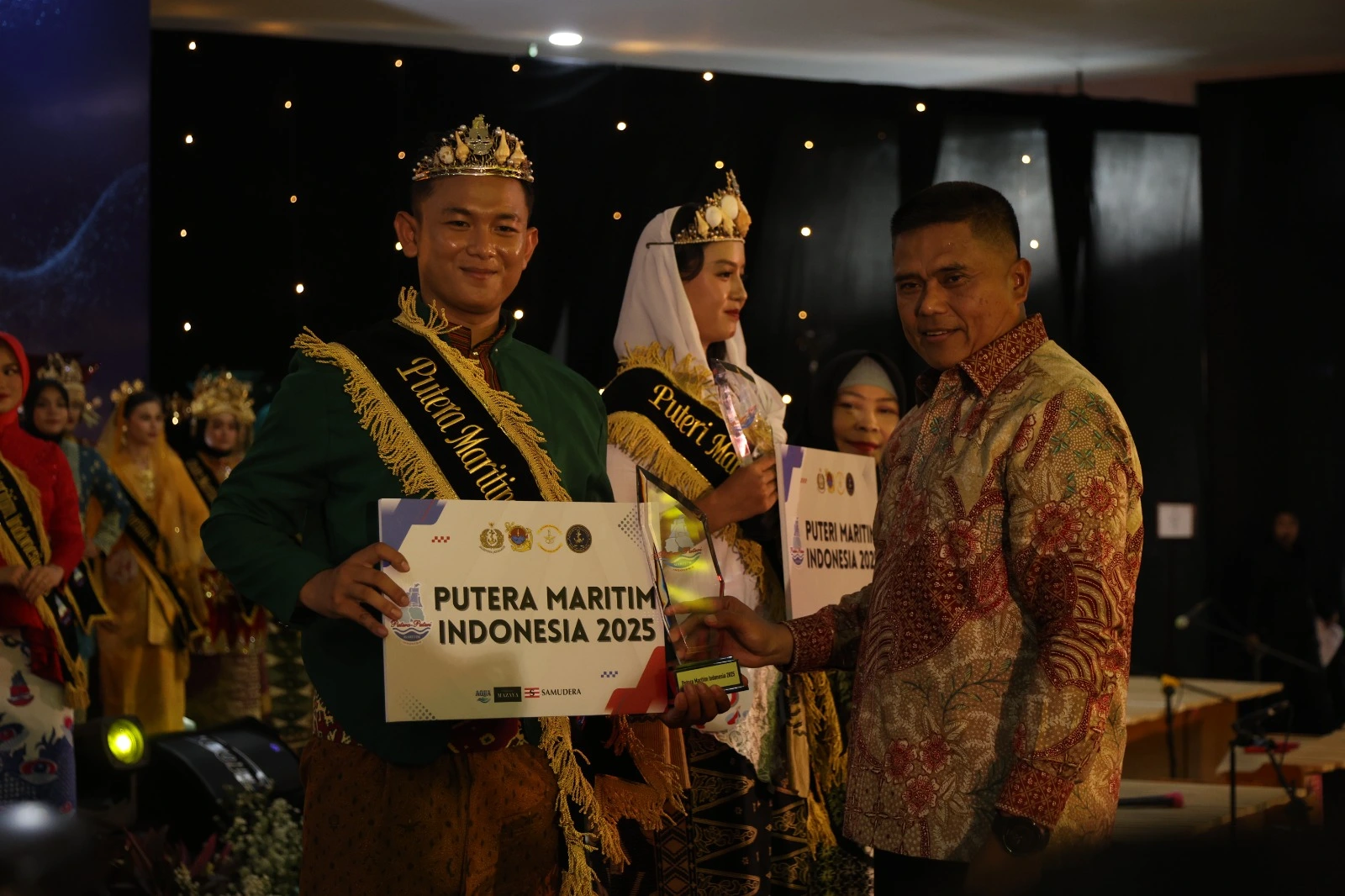 Yayasan Putera Puteri Maritim Indonesia menobatkan Luki Zanico asal Jawa Tengah dan Putri Viona asal Banten sebagai Juara Pertama Putera dan Puteri Maritim Indonesia tahun 2025.
