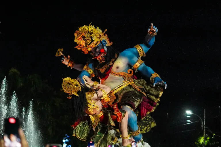 Parade Ogoh-Ogoh di Bali, Malam Pengerupukan Jelang Nyepi