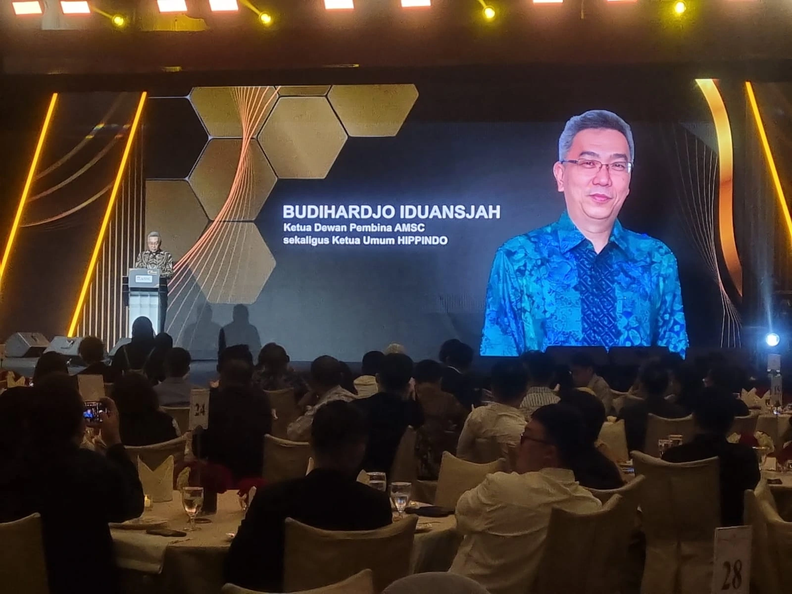 Perkembangan Industri Ritel di Indonesia: Pengalaman Belanja Unik hingga Adopsi Teknologi