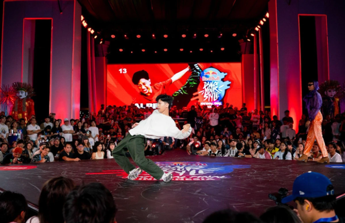 Albert Alessandro, dancer muda asal Jakarta, berhasil meraih gelar juara nasional Red Bull Dance Your Style 2025