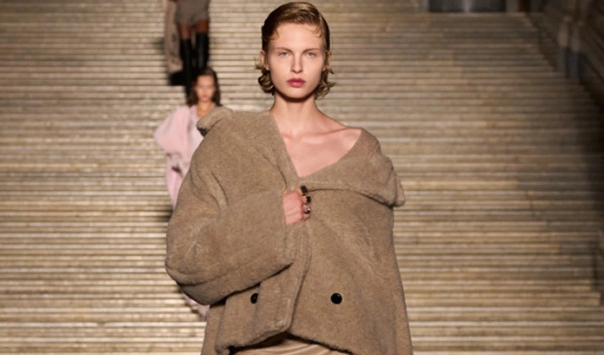 Kolaborasi Max Mara dengan rumah dasi legendaris asal Napoli, E. Marinella