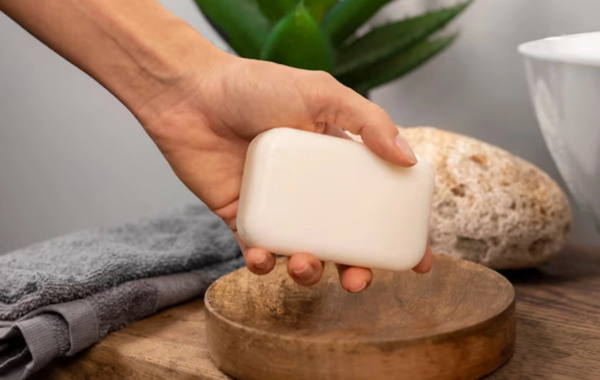 Sabun dengan bahan alami