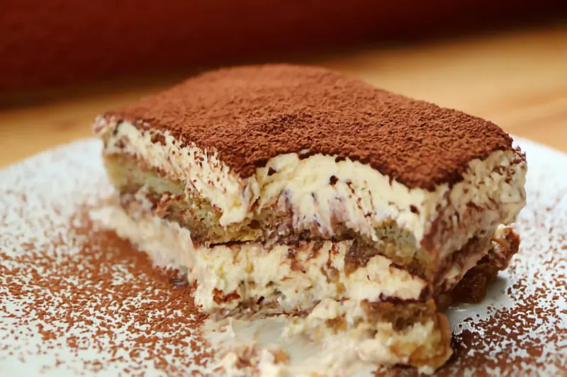 Potongan tiramisu.