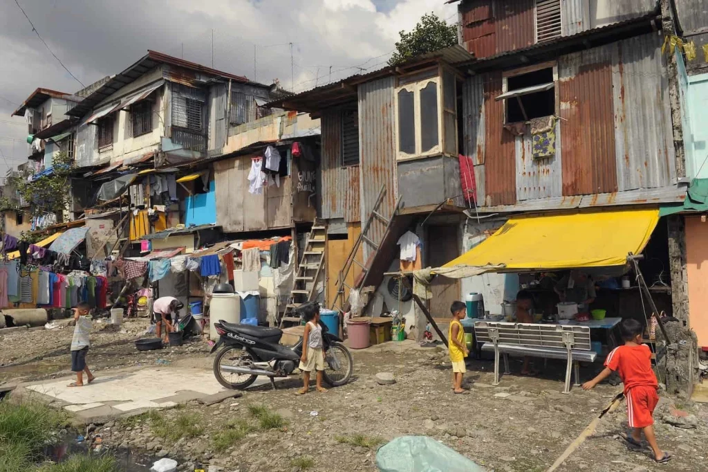 Masyarakat di Indonesia yang hidup di bawah kemiskinan.(blogcompassion)