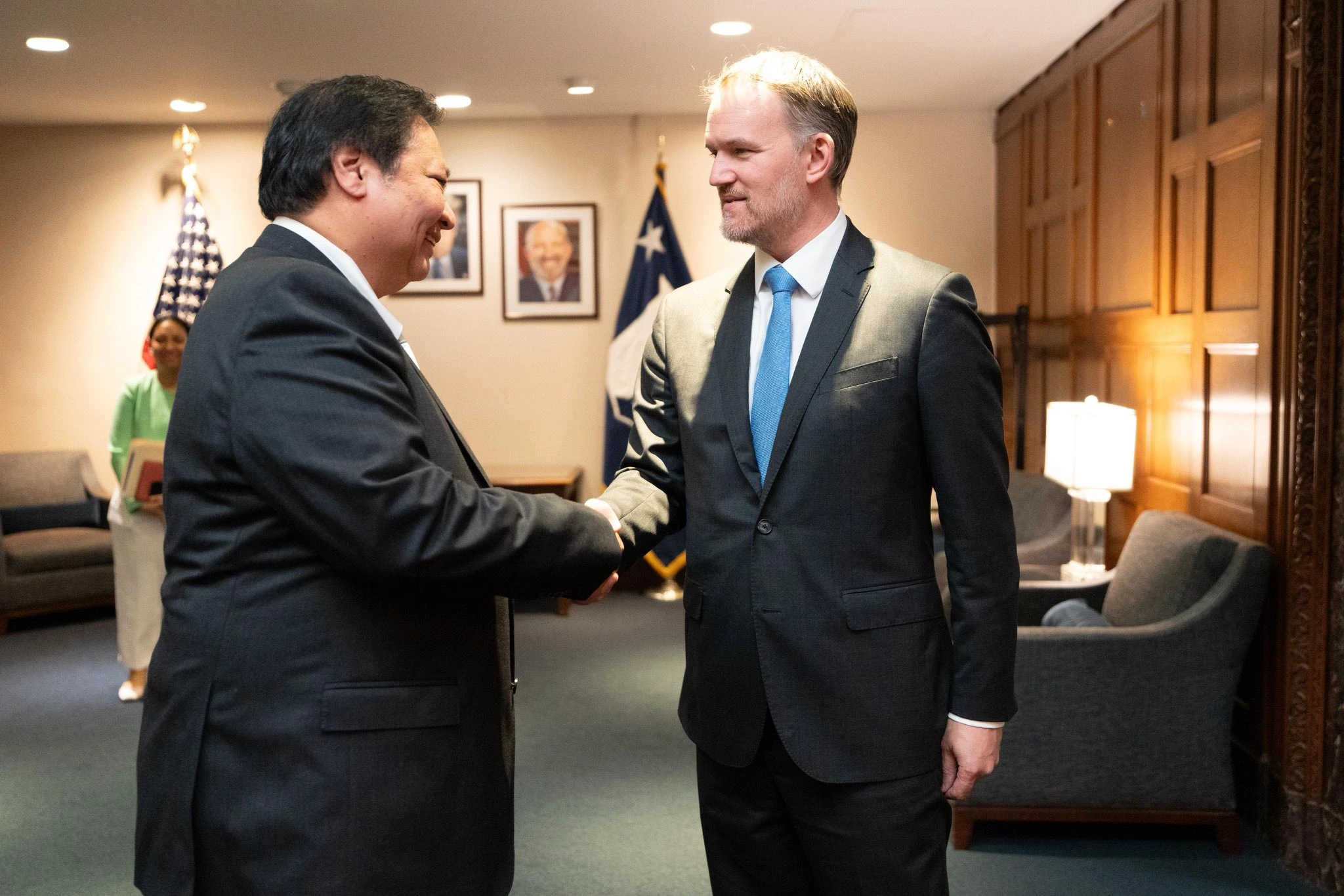 Menko Airlangga Hartarto melakukan pertemuan dengan U.S. Secretary of Commerce, Bapak Howard Lutnick, dan United States Trade Representative (USTR), Jamieson Greer, pada Rabu (9/07) di Washington DC.
