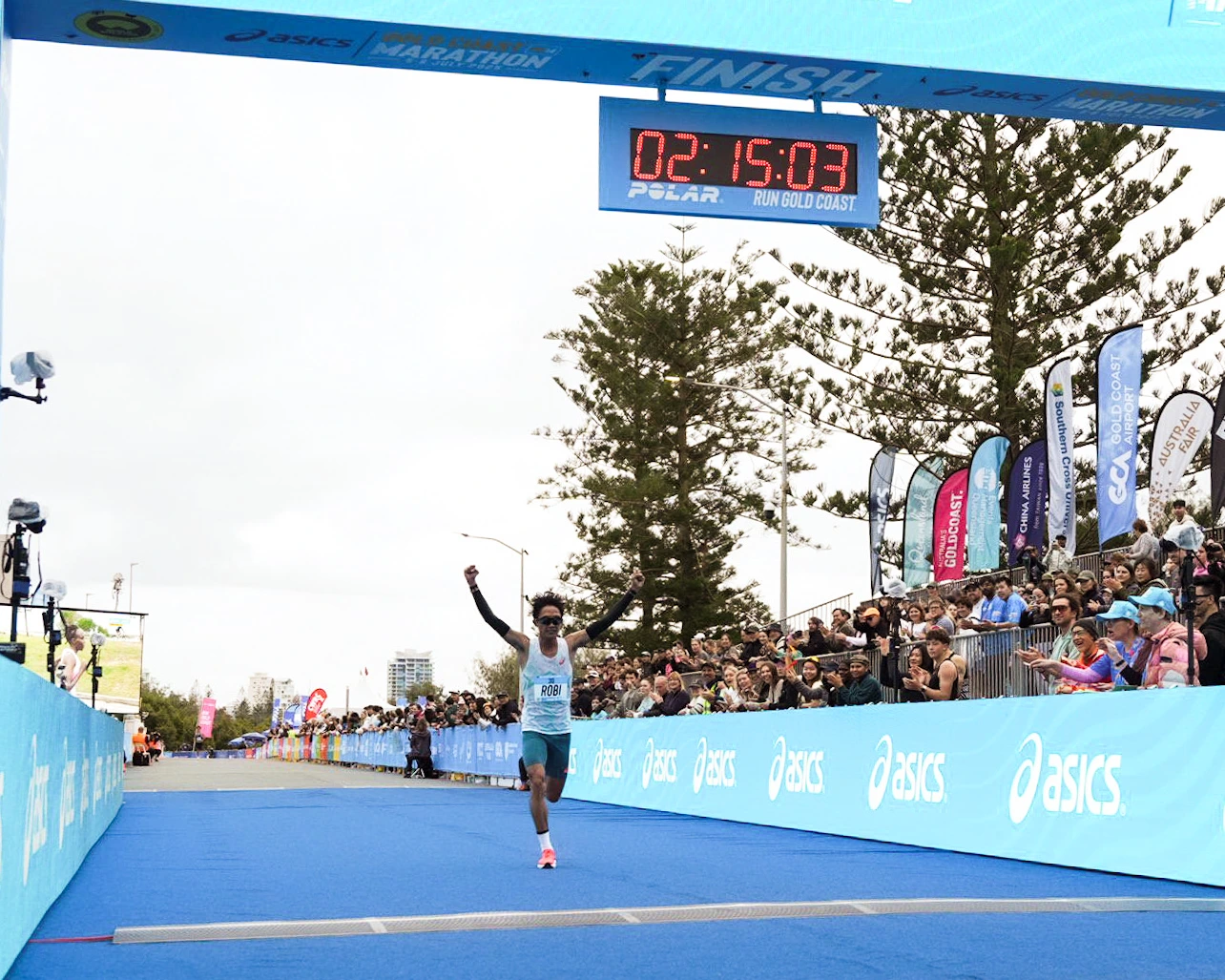 Robi Syianturi Atlet Pecahkan Rekor di Gold Coast Marathon 2025
