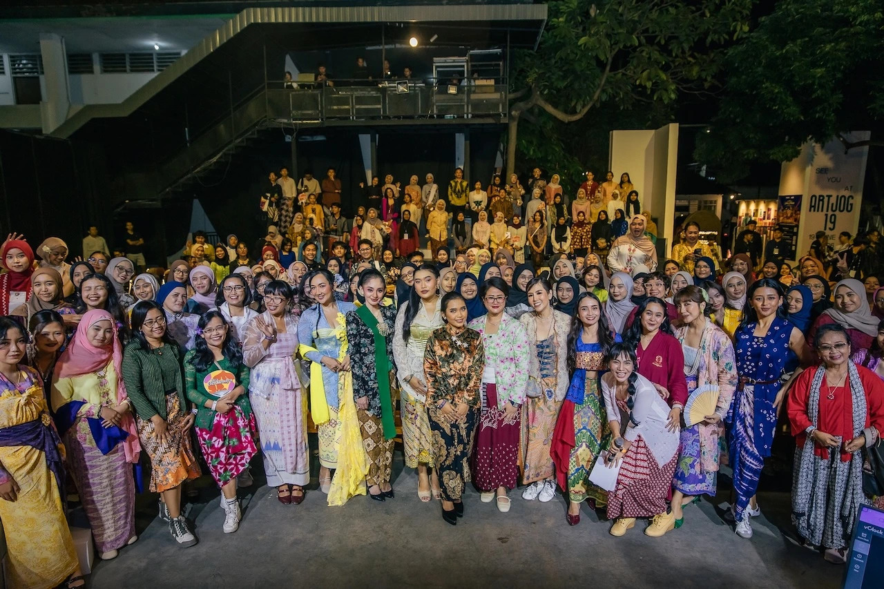Kita Berkebaya di ARTJOG
