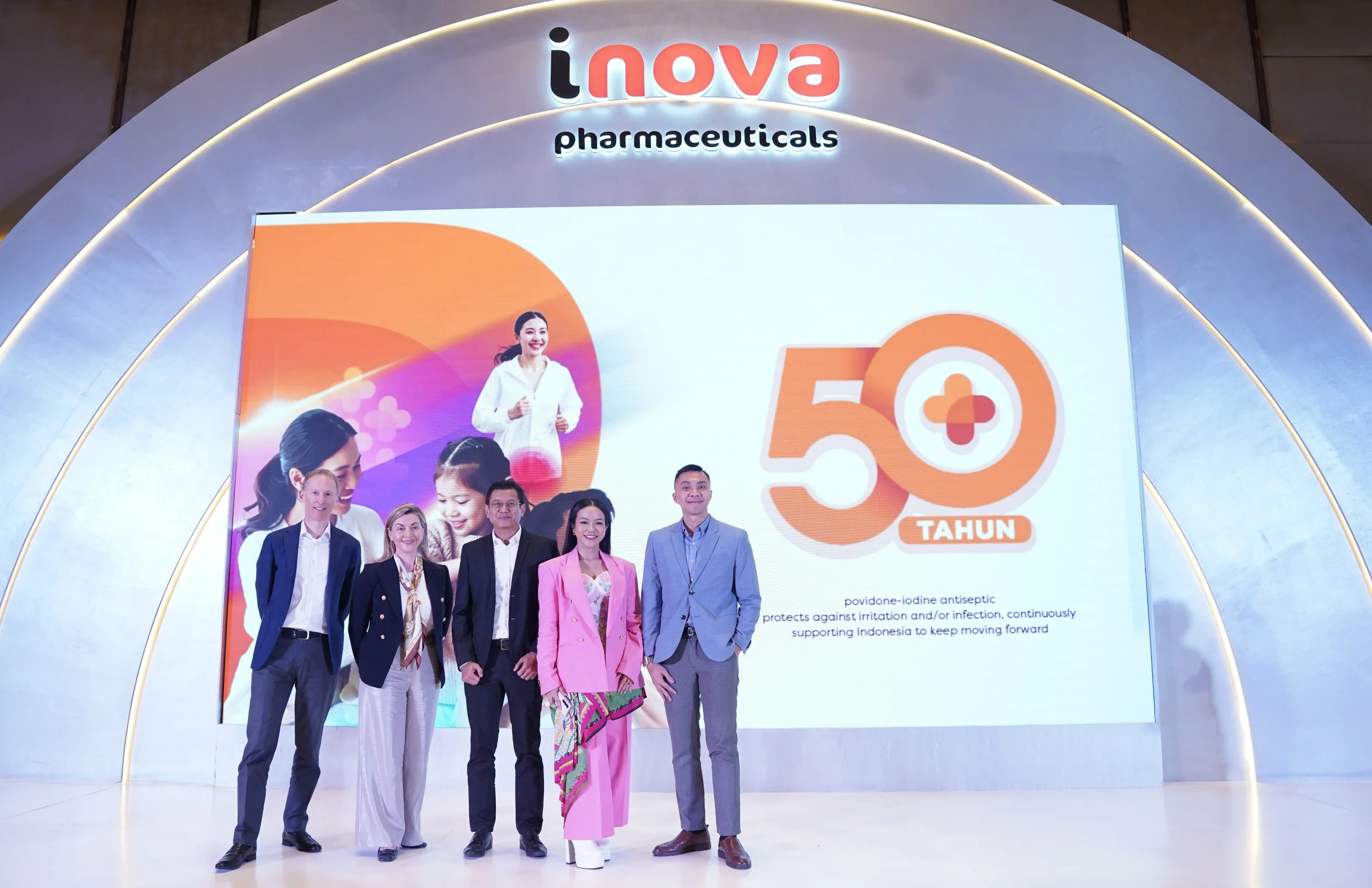 Konferensi pes Perjalanan 50 Tahun Antiseptik Povidone-Iodine: dari Kepercayaan Keluarga Indonesia ke Inovasi Global bersama iNova Pharmaceuticals.