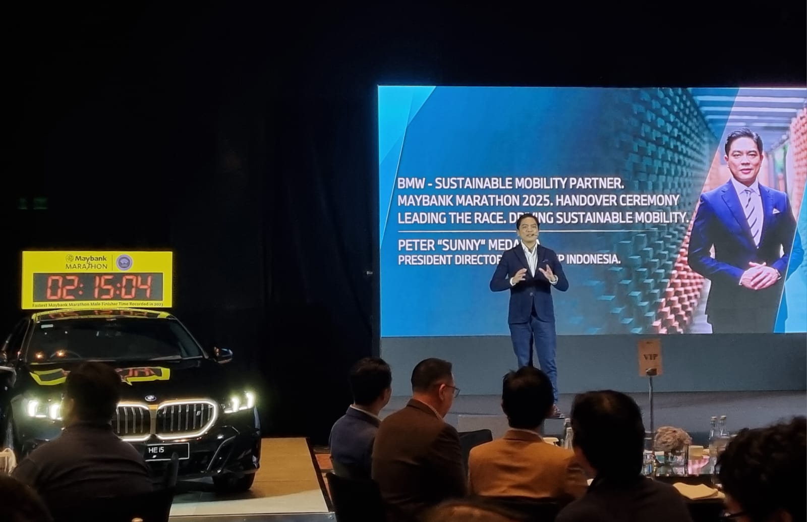 BMW Pacu Langkah Hijau di Maybank Marathon 2025