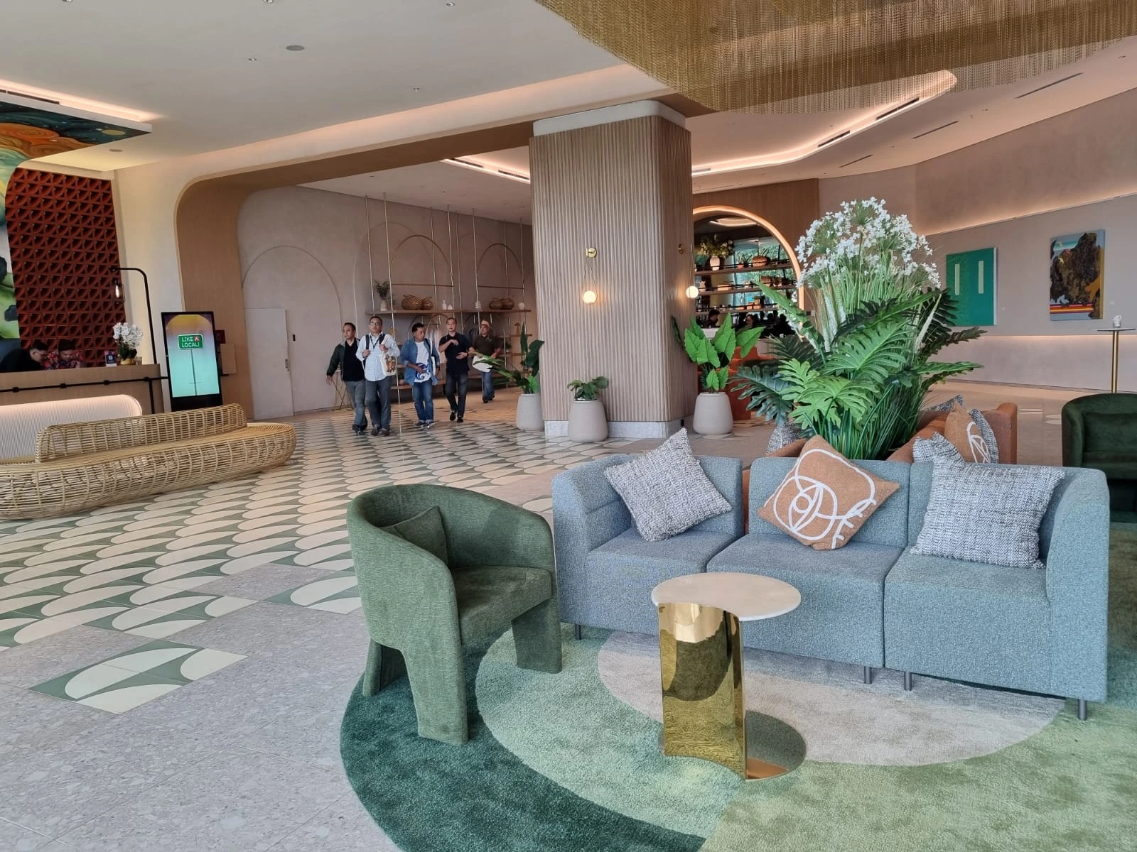 ARTOTEL Living World Kota Wisata – Cibubur hadir sebagai hotel butik dengan desain yang menggabungkan seni kontemporer dan gaya hidup modern.