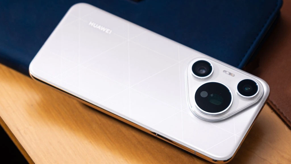 HUAWEI Pura 80 Series, yang terdiri dari Pura 80 Pro dan Pura 80 Ultra. Perangkat ini sebagai lini flagship terbaru yang menegaskan dominasi Huawei dalam inovasi fotografi mobile.