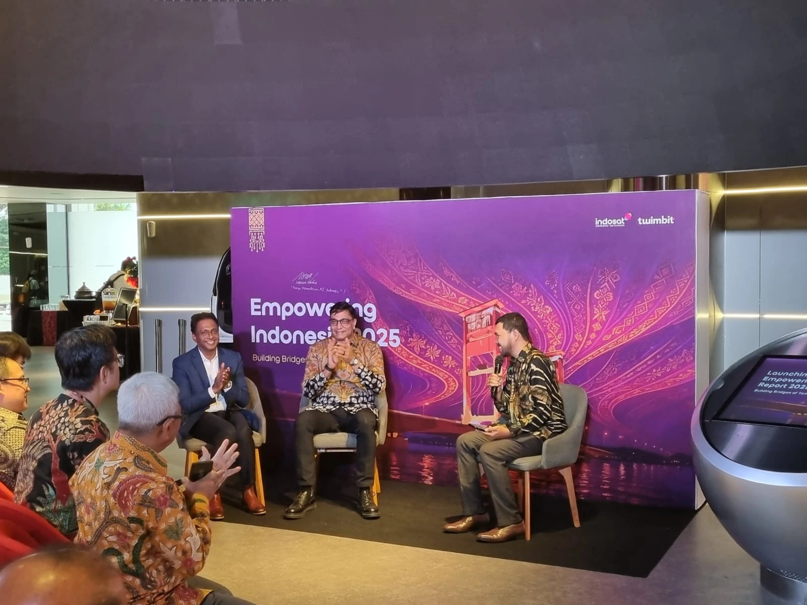 Empowering Indonesia Report 2025: Peran Strategis Sovereign AI dalam Menjembatani Kesenjangan Digital