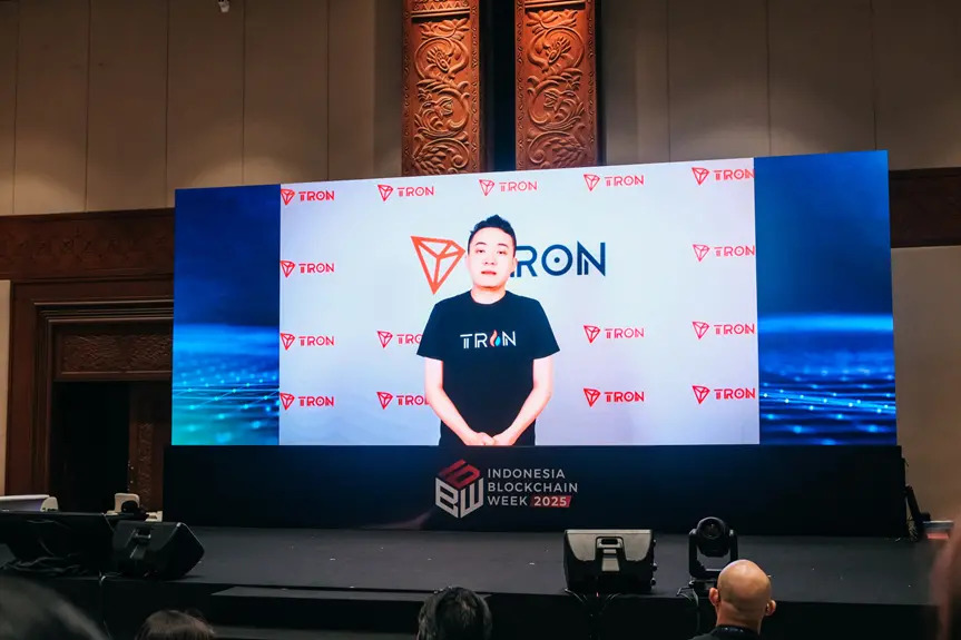 Sun Yuchen dari TRON muncul dalam Indonesia Blockchain Week (IDBW) 2025.