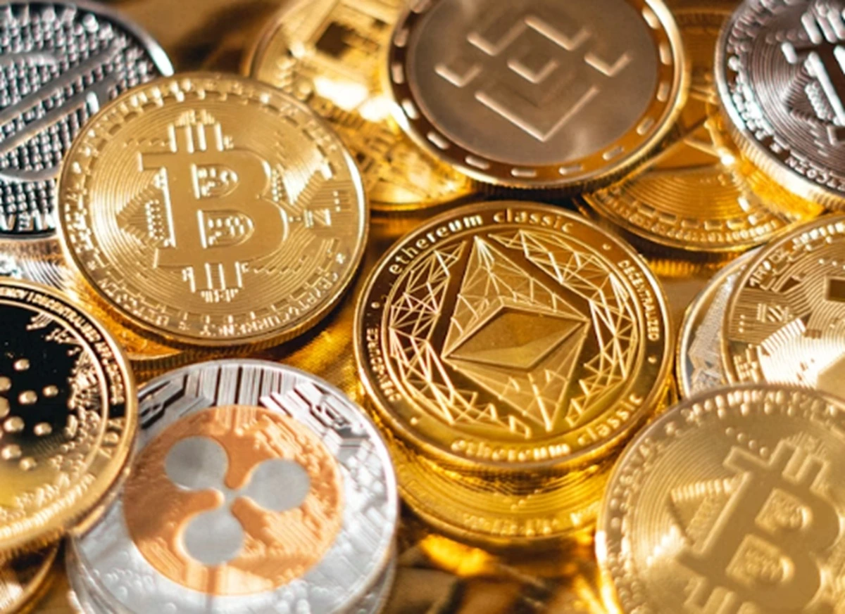 Deretan koin kripto.(Unsplash.com/Art Rachen)