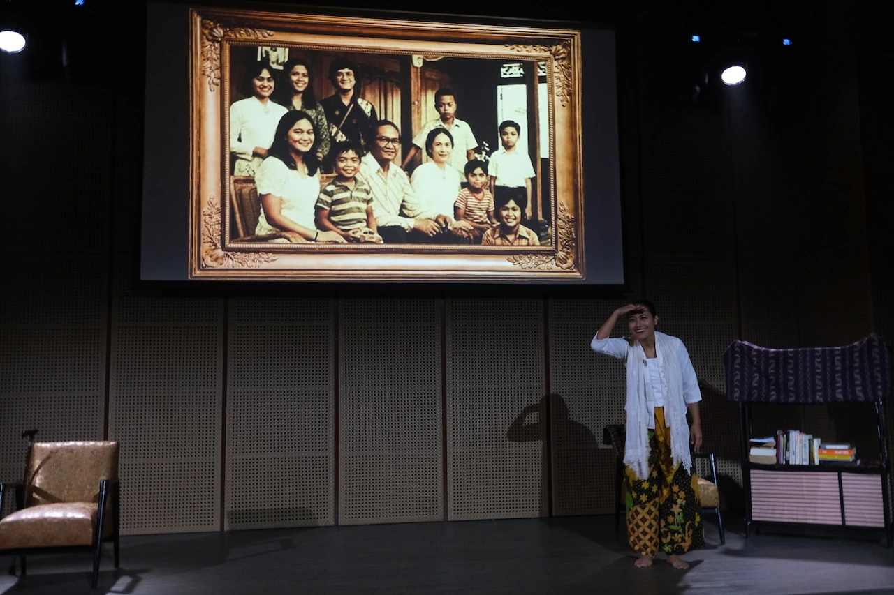 Pementasan Dapur Sumur Tutur oleh Putri Ayudya