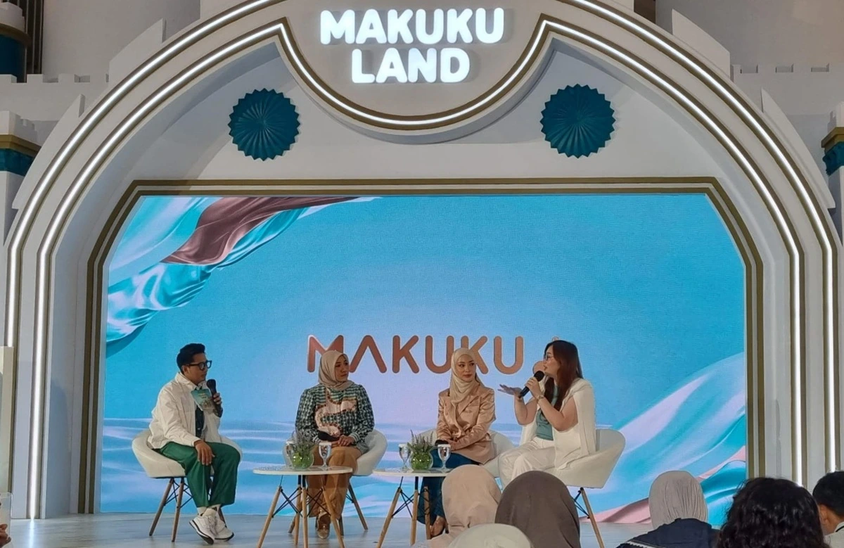 Peluncuran MAKUKU Slim Luxury Silky Jumat (24/4) di Jakarta.