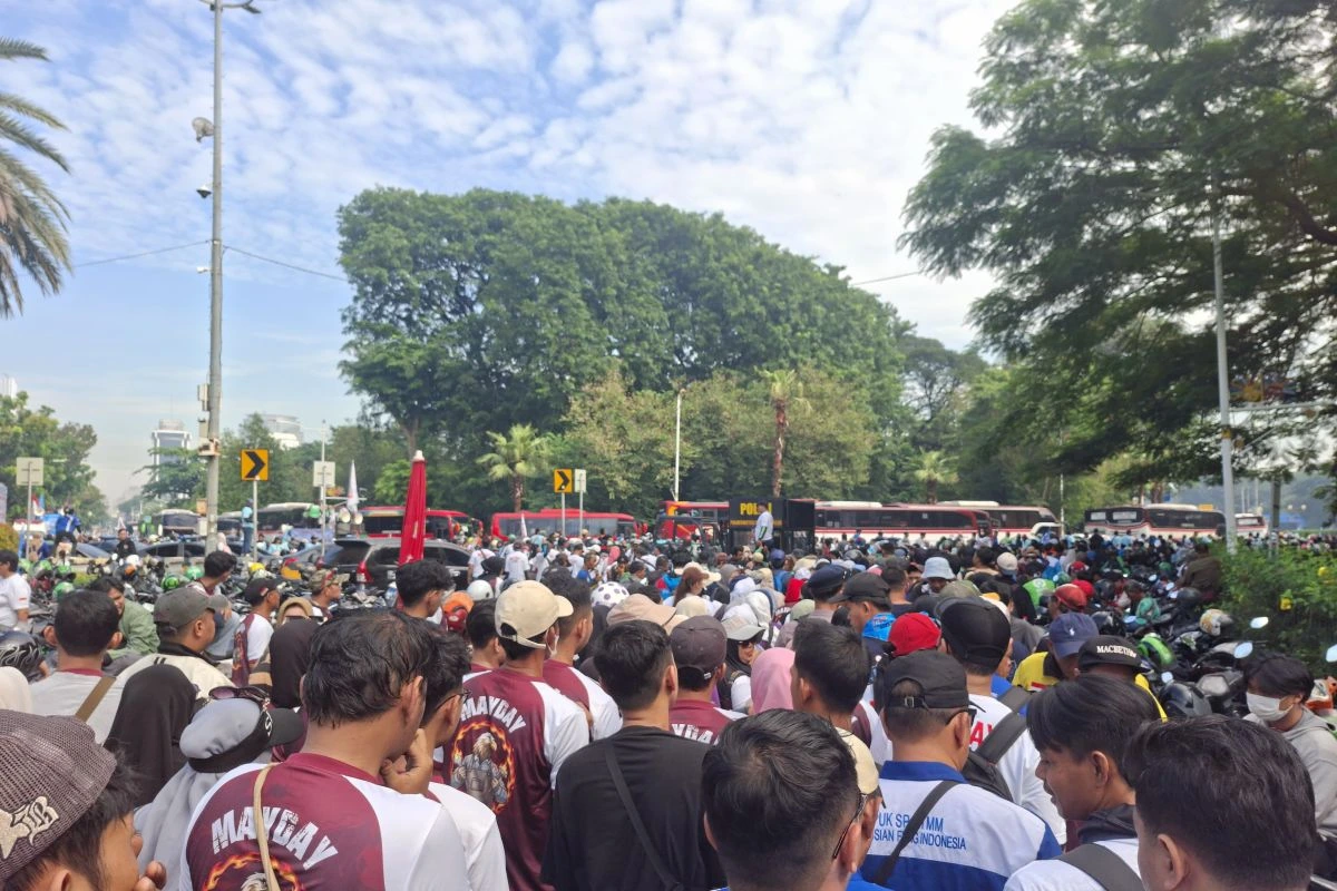 Aksi May Day di Monas, Jakarta.