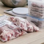 Menyimpan daging.