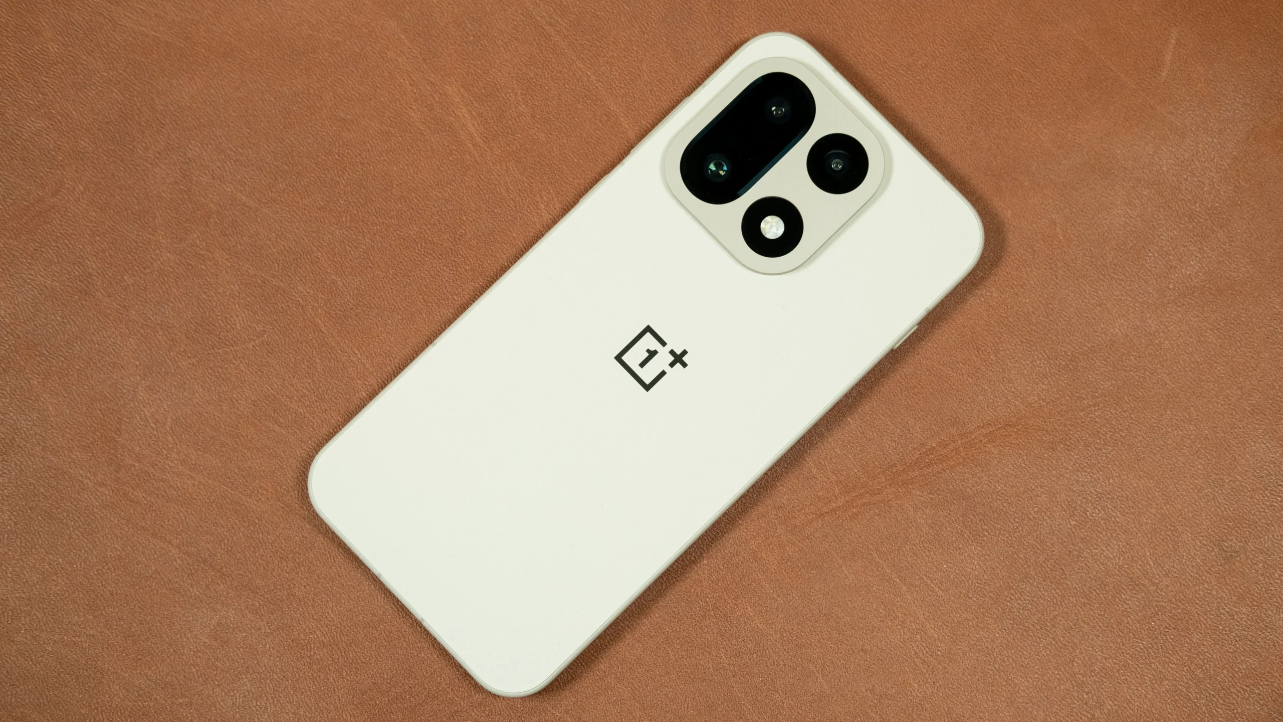 OnePlus 16 Siap Hadir dengan Refresh Rate 185Hz