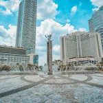 Kawasan ikonik di Jakarta, Patung Selamat datang di BUndaran Hotel Indonesia.(Unsplash.com).