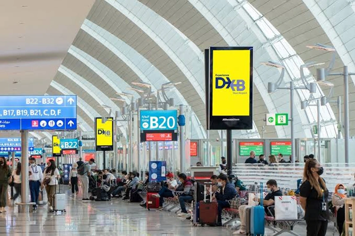 Bandara Internasional Zayed (AUH) di Abu Dhani, Uni Emirat Arab (1)