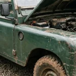 Ilustrasi mobil dengan mesin diesel lawas