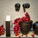Pameran tunggal Alaya Kala karya Adi Gunawan menghadirkan eksplorasi mendalam tentang konsep Sankhara,