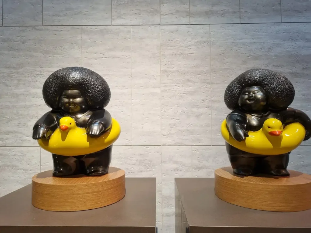 Pameran tunggal Alaya Kala karya Adi Gunawan menghadirkan eksplorasi mendalam tentang konsep Sankhara,