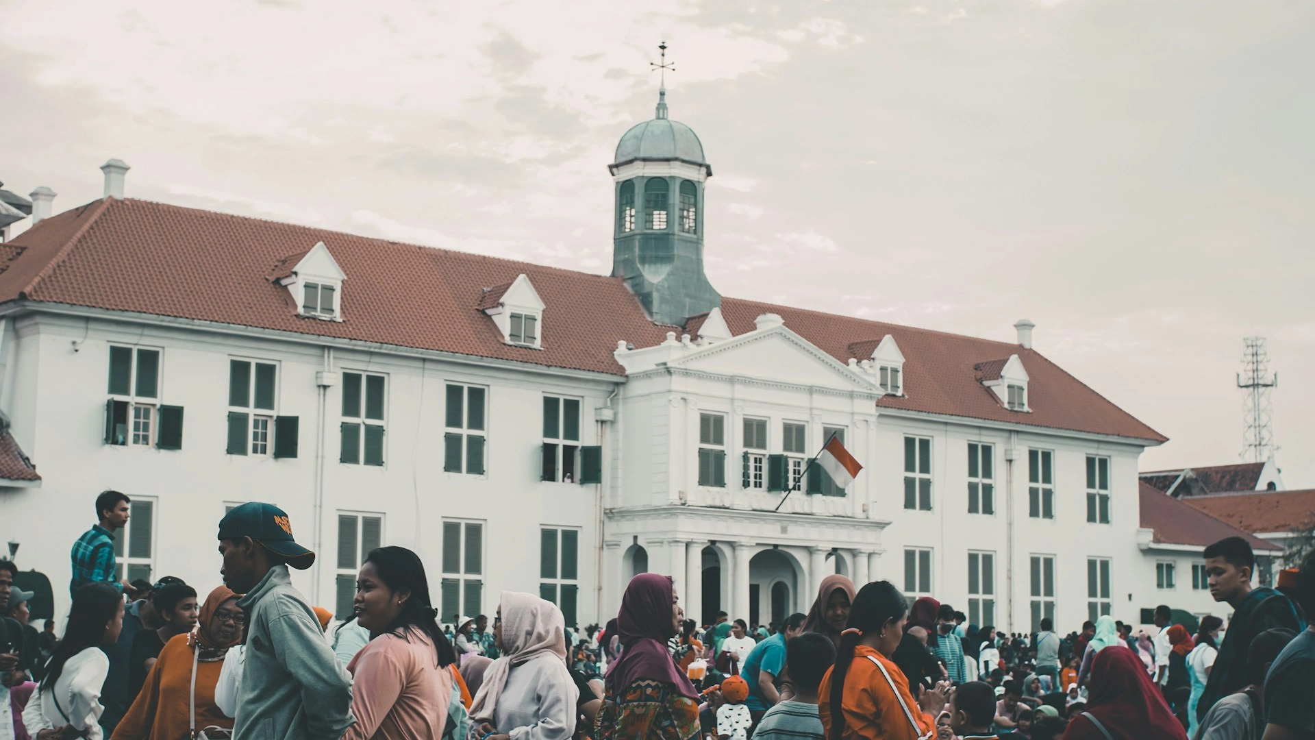 Wisata Kota Tua, Jakarta.(Unsplash.com/visualkarsa)