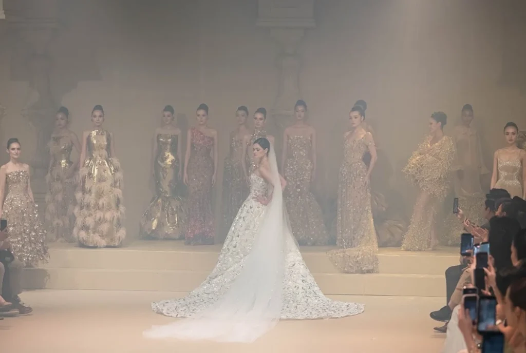 Kreasi Yogie Pratama di The Langham Fashion Soirée