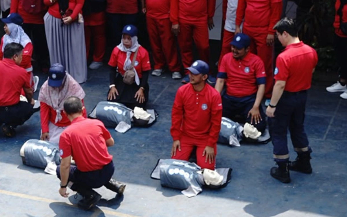 Pelatihan penyelamatan korban.