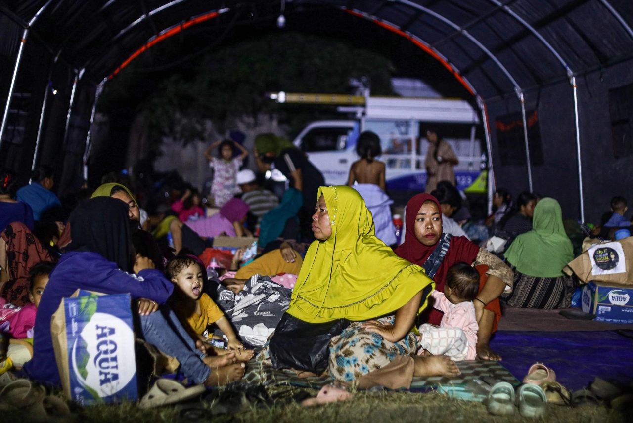 Warga NTT yang mengungsi pasca kejadian gempa bumi.(Antara)