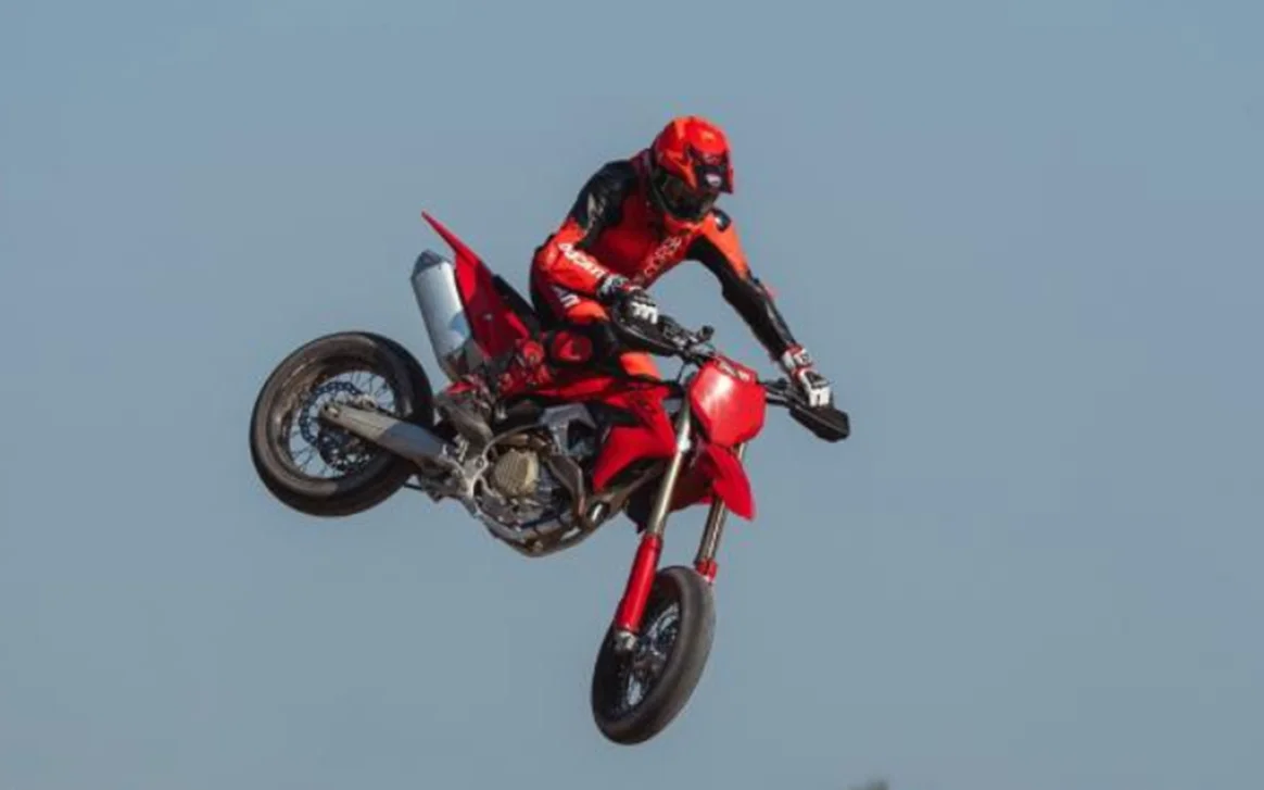 Ducati Luncurkan Desmo450 SM, Supermoto Balap dengan Teknologi Racing Terbaru