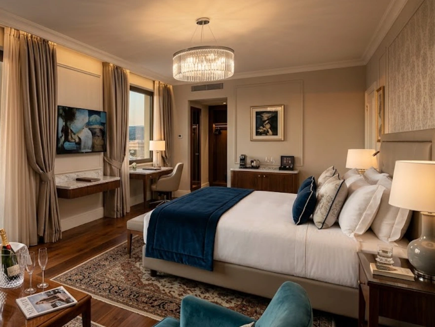Kamar hotel mewah.