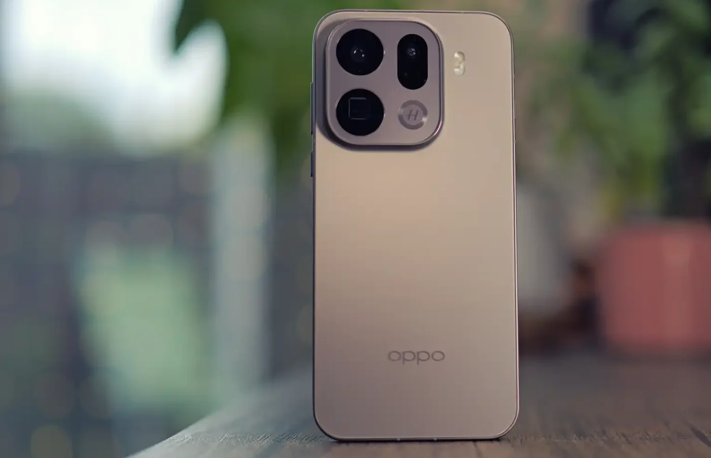 OPPO Find X10 E Dibekali Kamera Hasselblad dan Dimensity 9500s