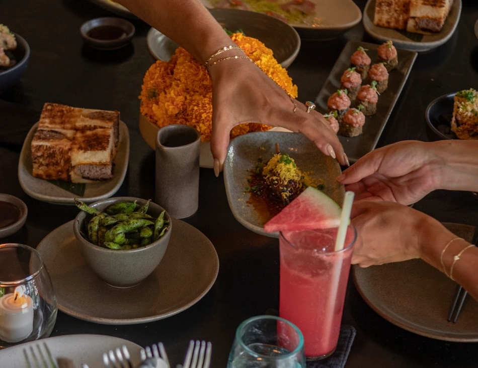 Ragam makanan dan minuman yang disajikan YUKI