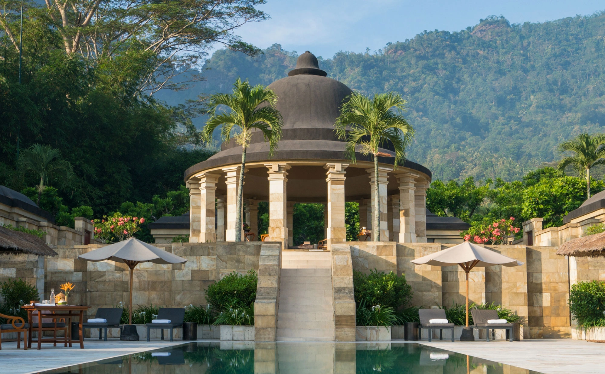 Resort mewah Amanjiwo