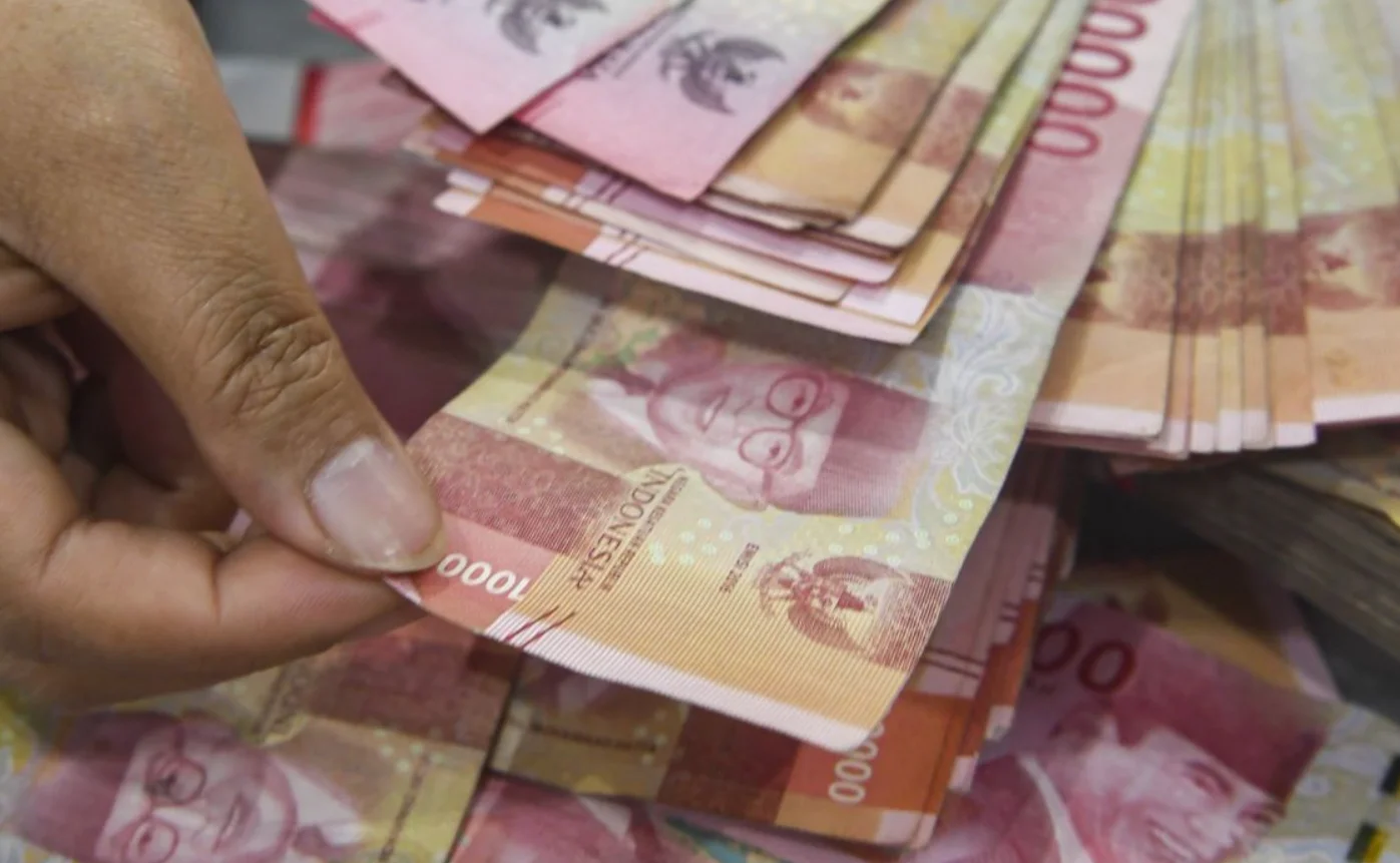 Rupiah Tembus Rp18.100 per Dolar AS, Tertekan Harga Minyak dan Arus Dana Asing Keluar